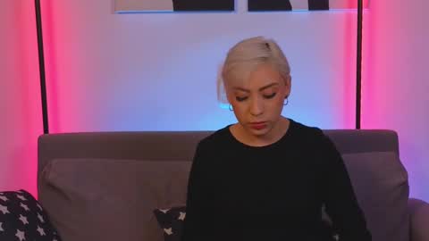 Violet online show from 02-19-25, 01:18