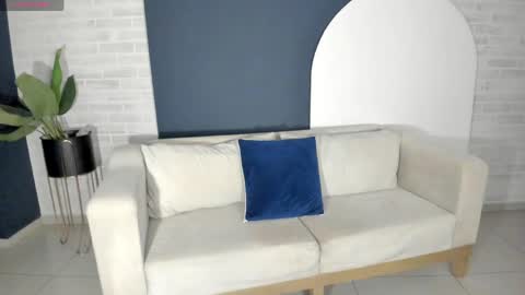 Violett  online show from 06-04-26, 10:21