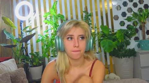 Violetta online show from 10-20-25, 05:41