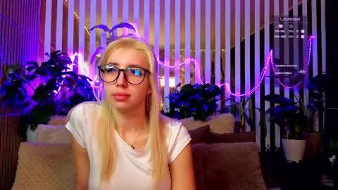 Violetta online show from 12-16-25, 09:42