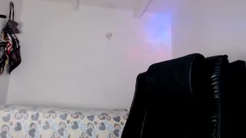  Violet  online show from 01-07-25, 04:48