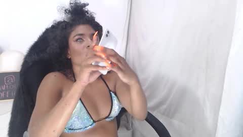 Snapshot of violetxia_ chatting on 02-05-26, 04:06 violetxia_ online show from 02-05-26, 04:06