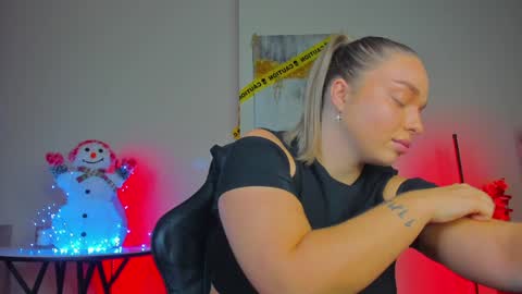 Snapshot of viollasinzz chatting on 12-06-24, 08:15 Violla online show from 12-06-24, 08:15