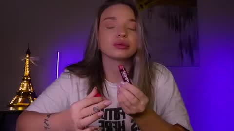 Snapshot of viollasinzz chatting on 03-03-25, 02:47 Violla online show from 03-03-25, 02:47