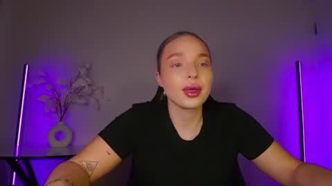 Snapshot of viollasinzz chatting on 11-07-25, 11:21 Violla online show from 11-07-25, 11:21