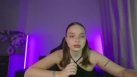 Snapshot of viollasinzz chatting on 07-28-26, 08:32 Violla online show from 07-28-26, 08:32
