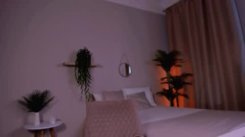 Via online show from 09-28-25, 02:00