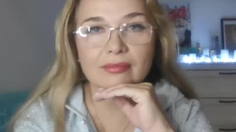 Vionerra online show from 11-30-25, 05:28