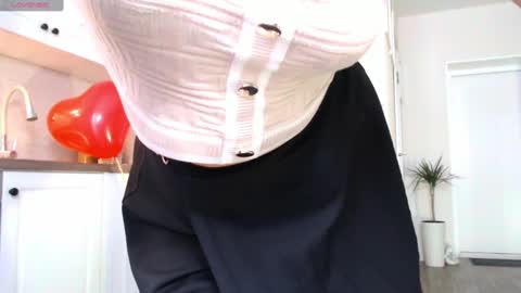 Snapshot of vip_juicy chatting on 02-15-25, 07:38 VelvettTime online show from 02-15-25, 07:38