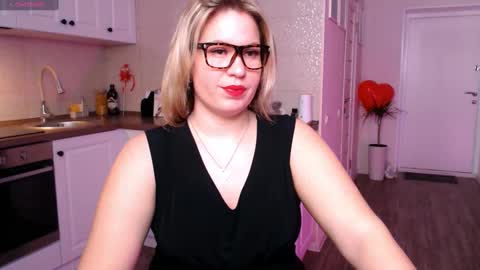 Snapshot of vip_juicy chatting on 02-28-25, 06:32 VelvettTime online show from 02-28-25, 06:32
