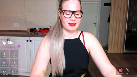 Snapshot of vip_juicy chatting on 10-02-25, 06:20 VelvettTime online show from 10-02-25, 06:20