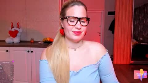 Snapshot of vip_juicy chatting on 11-23-25, 06:35 VelvettTime online show from 11-23-25, 06:35