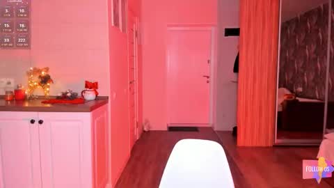 Snapshot of vip_juicy chatting on 12-16-25, 08:52 VelvettTime online show from 12-16-25, 08:52