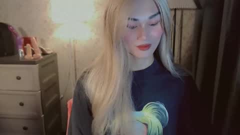 Pearl online show from 11-10-25, 01:26