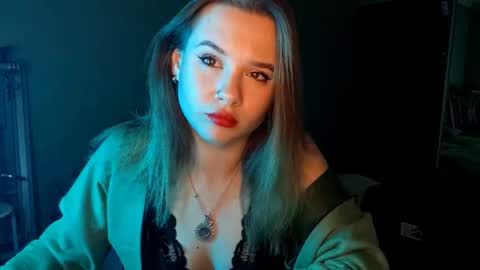 Mia online show from 10-21-25, 12:17