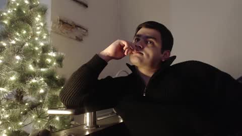 Snapshot of virgil____ chatting on 12-19-24, 11:39 virgil____ online show from 12-19-24, 11:39