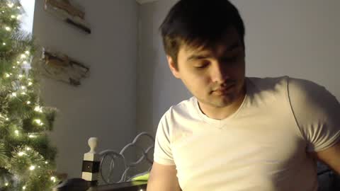 Snapshot of virgil____ chatting on 12-21-24, 10:40 virgil____ online show from 12-21-24, 10:40