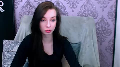 Snapshot of virgiluna chatting on 05-18-26, 07:20 VirginLuna online show from 05-18-26, 07:20