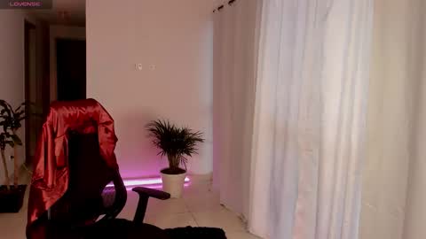 Snapshot of virtual111_ chatting on 11-26-25, 10:33 Lu online show from 11-26-25, 10:33