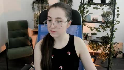 Snapshot of virtualvoyant chatting on 03-17-26, 07:12 your love online show from 03-17-26, 07:12