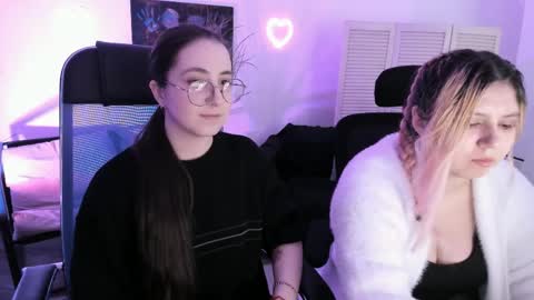 Snapshot of virtualvoyant chatting on 04-03-26, 08:40 your love online show from 04-03-26, 08:40