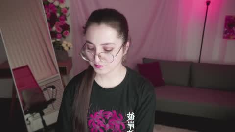 Snapshot of virtualvoyant chatting on 04-07-26, 11:04 your love online show from 04-07-26, 11:04