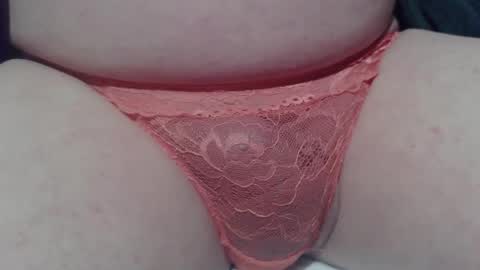 Snapshot of vitel2000 chatting on 11-24-25, 06:35 Marie online show from 11-24-25, 06:35