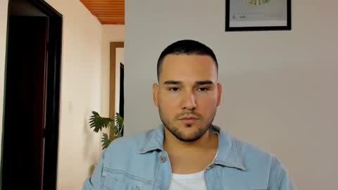 Vito Ferrer online show from 01-16-25, 04:50