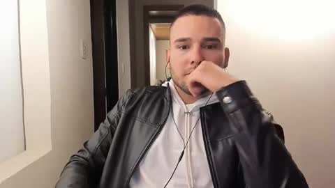 Vito Ferrer online show from 02-14-25, 01:02