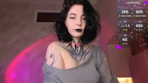 Snapshot of vivi__squirrel chatting on 06-27-26, 04:34 Vivi online show from 06-27-26, 04:34