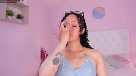 Snapshot of vivi_gh1 chatting on 12-18-25, 03:34 Vivi online show from 12-18-25, 03:34