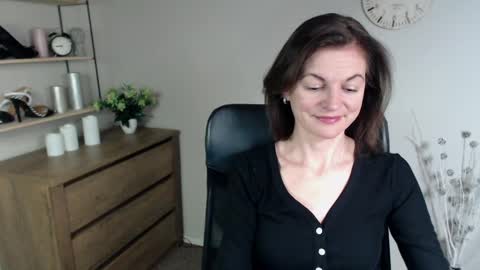 Vivian online show from 12-17-24, 11:49