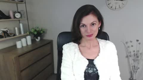 Vivian online show from 12-31-24, 10:37