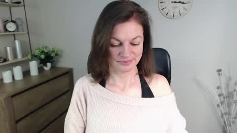 Vivian online show from 01-20-25, 06:42