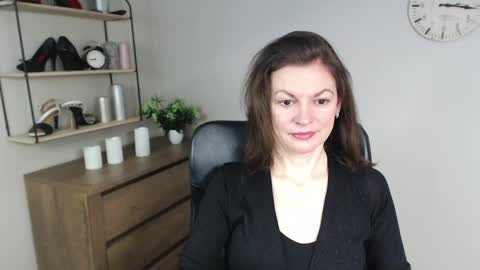 Vivian online show from 01-28-25, 07:43