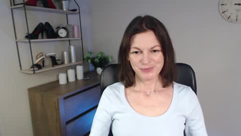 Vivian online show from 02-10-25, 06:53