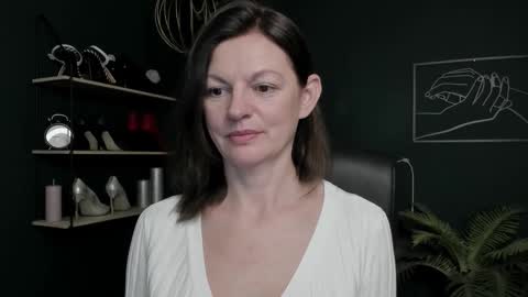 Vivian online show from 11-05-25, 06:57