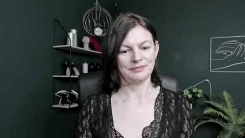 Snapshot of vivian_dream chatting on 04-23-26, 12:29 Vivian online show from 04-23-26, 12:29