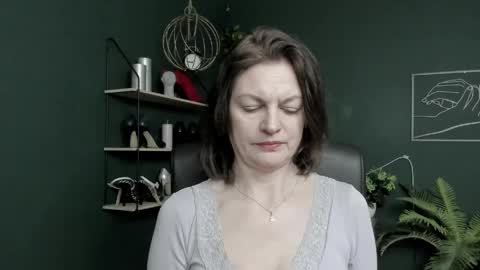 Snapshot of vivian_dream chatting on 04-24-26, 06:05 Vivian online show from 04-24-26, 06:05