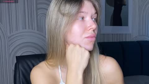 Vivian Evans online show from 09-16-25, 01:06