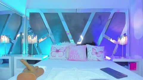 Vivian Monroe online show from 02-13-26, 10:11