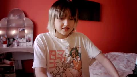 Snapshot of vivian_page chatting on 12-16-25, 09:14 Aurora online show from 12-16-25, 09:14