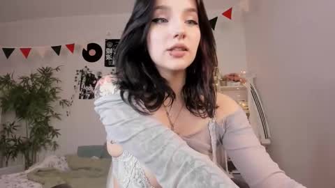 vivian_qwerty online show from 01-16-25, 04:17