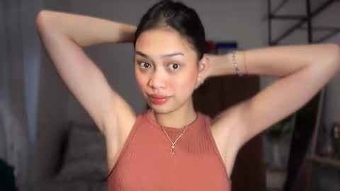 Vivian online show from 02-15-26, 01:46