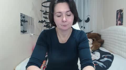 vivianguchih online show from 11-01-25, 12:51