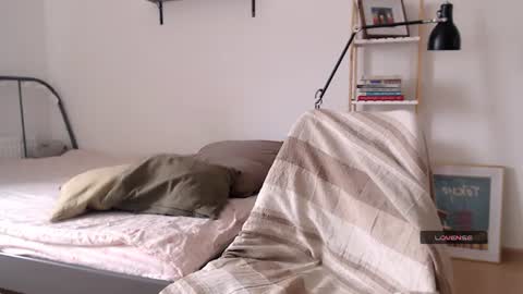 Snapshot of vivianmarble chatting on 07-21-26, 10:50 Lela online show from 07-21-26, 10:50