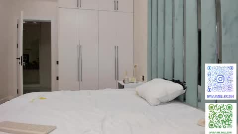 Snapshot of vivianmiller_ chatting on 05-17-26, 03:26 Vivian online show from 05-17-26, 03:26