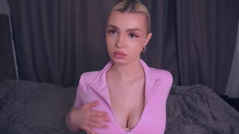 Snapshot of vivid_girls chatting on 06-21-26, 08:28 Nelly and Mari online show from 06-21-26, 08:28