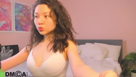 Snapshot of vivien_montclair chatting on 12-21-25, 03:13 Vivien online show from 12-21-25, 03:13