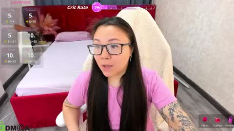Snapshot of vivien_montclair chatting on 05-14-26, 12:17 Vivien online show from 05-14-26, 12:17